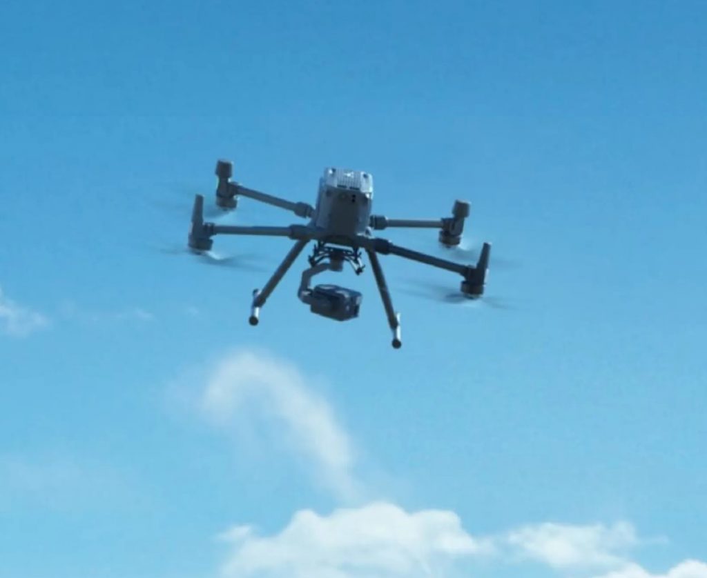 Drone met camera in de lucht